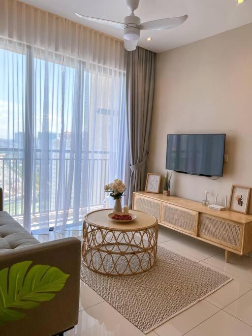 Apartment Kenwingston Skyloft Doorsteps To Brt Subang Usj Subang Jaya