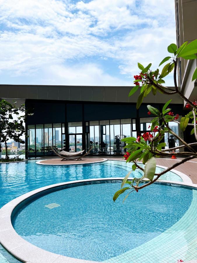 Apartment Kenwingston Skyloft Doorsteps To Brt Subang Usj *
