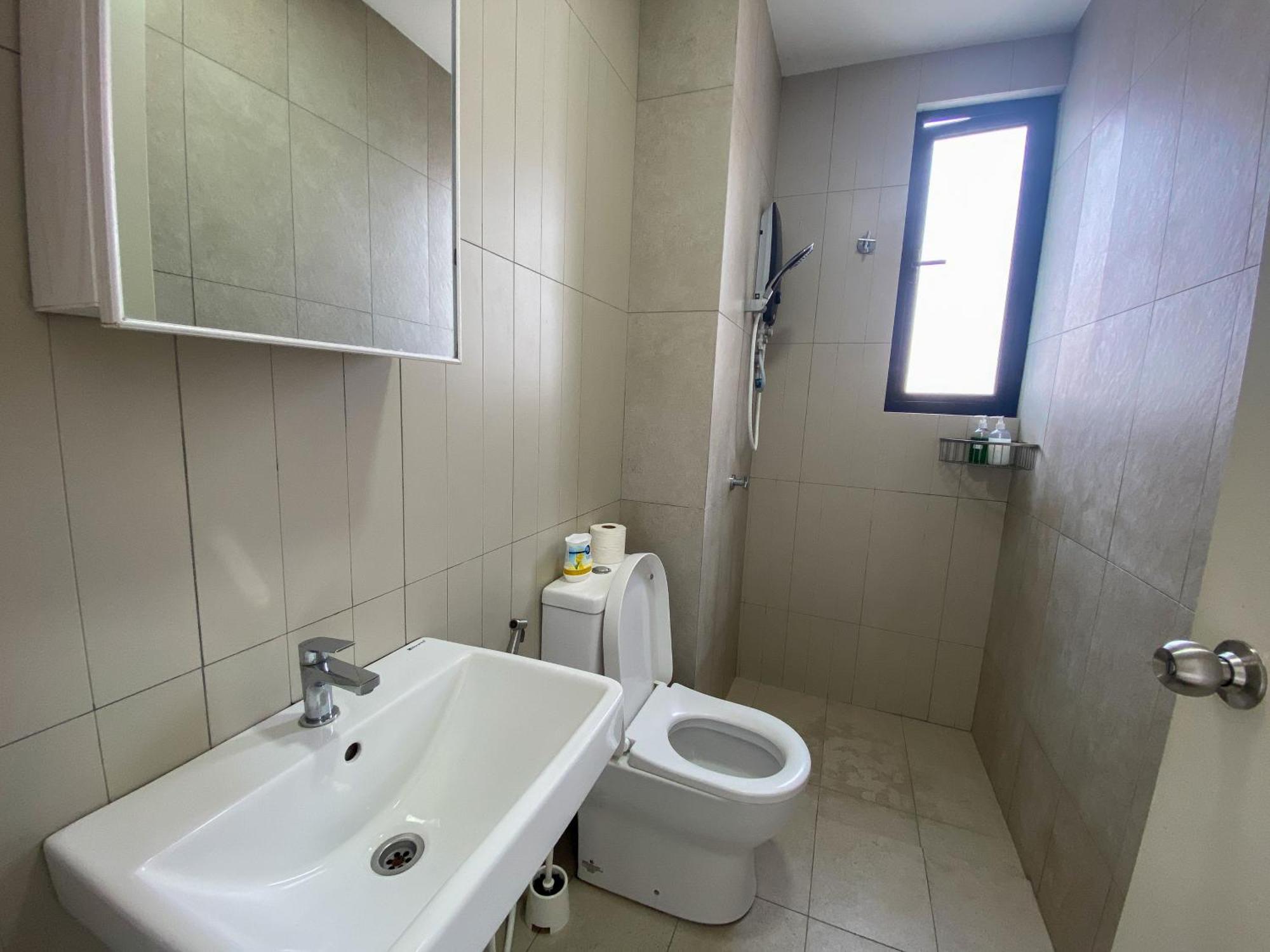 Kenwingston Skyloft Doorsteps To Brt Subang Usj